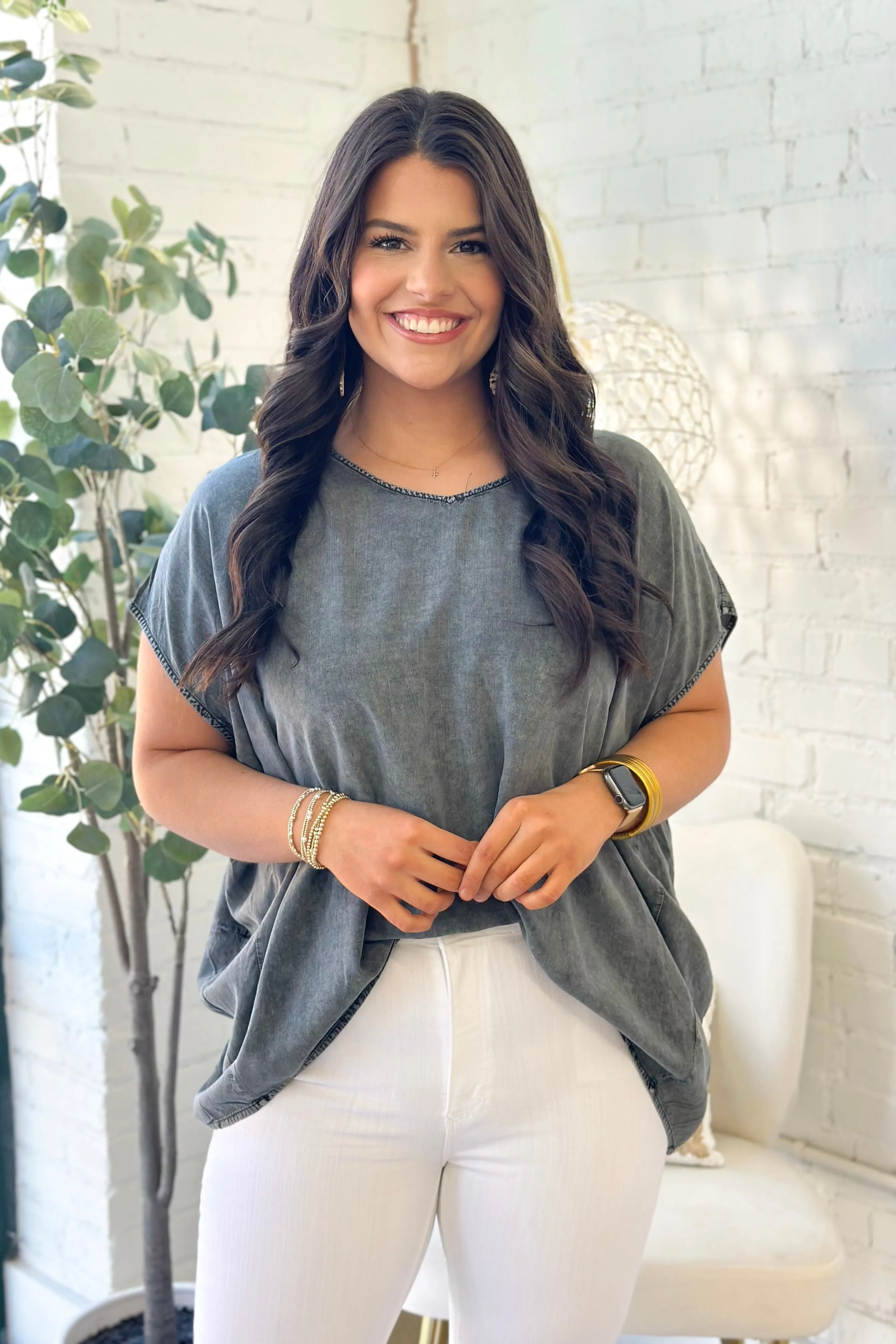 Ash V-Neck Mineral Wash Top
