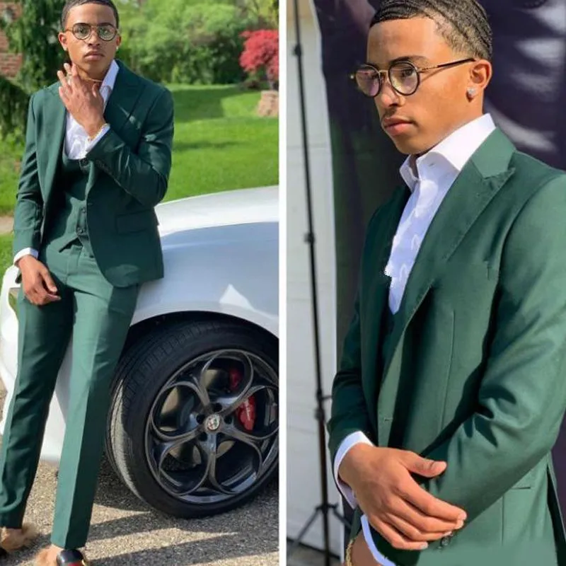 Dark Green Three-Pieces Slim Fit Three-Pieces Men Suits