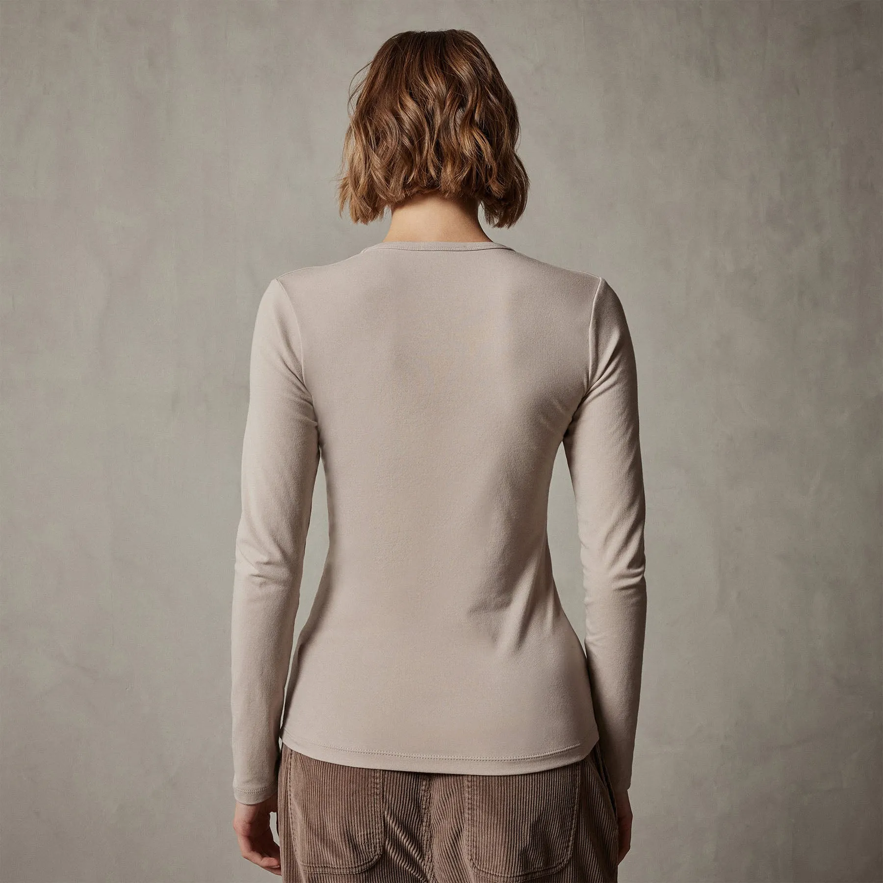 Stretch Lotus Deep V Tee - Nude