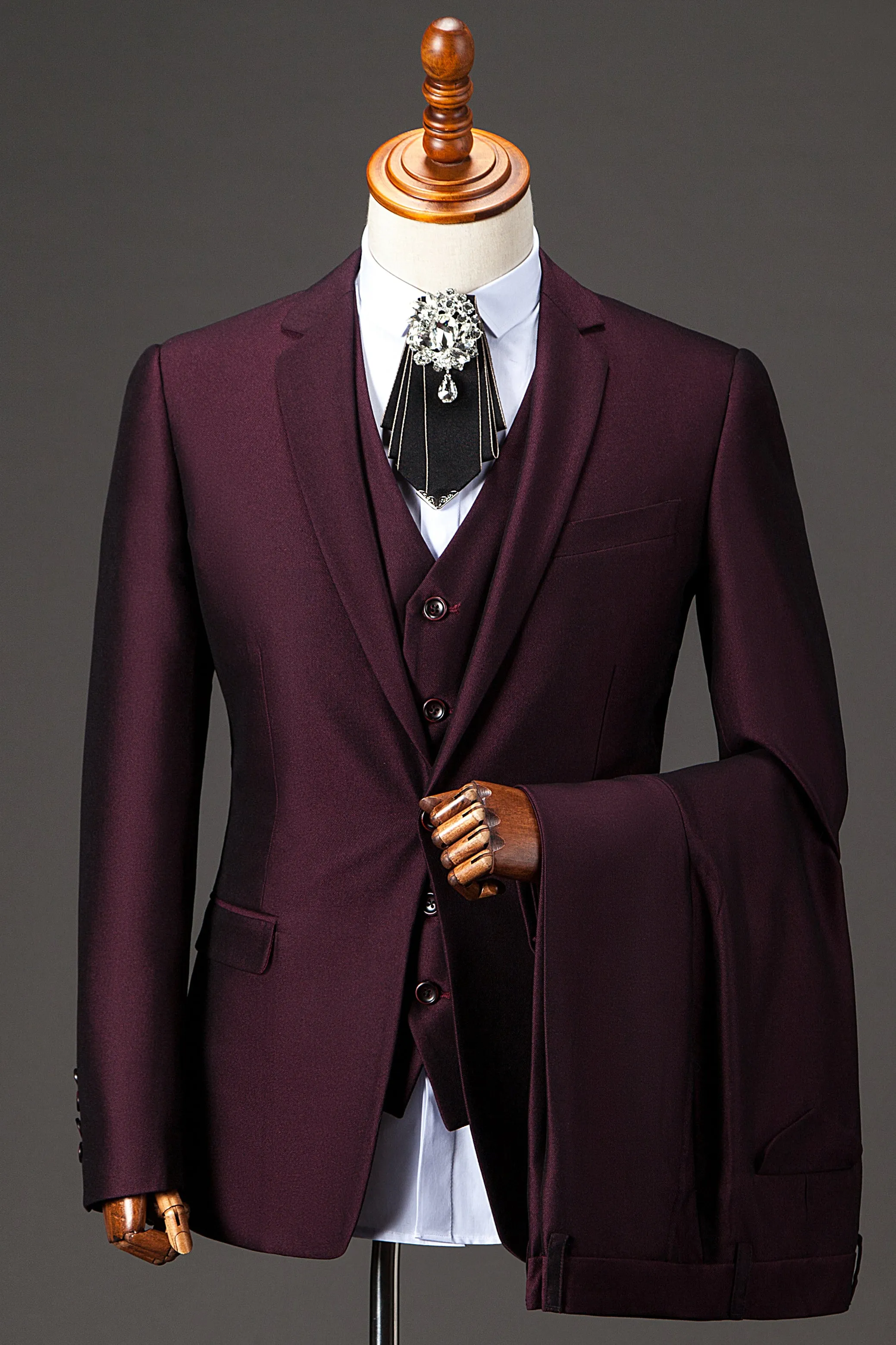 Top-Selling Men’s Business-Casual Groom’s Suit with Single Slit, Flat Collar, and Single-Breasted Closure