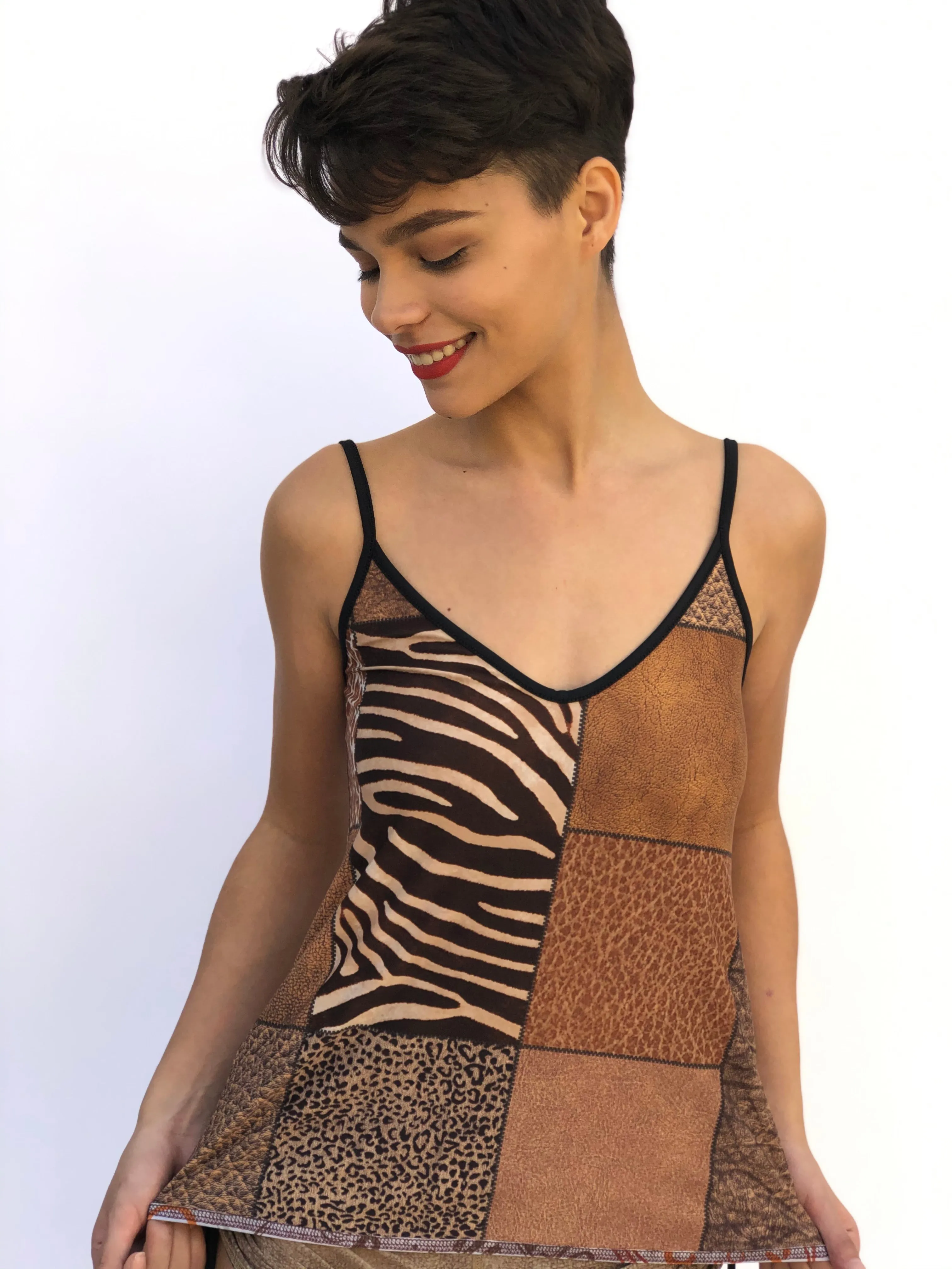 V NECK SPAGHETTI STRAP TOP COFFEE/ANIMAL PRINT