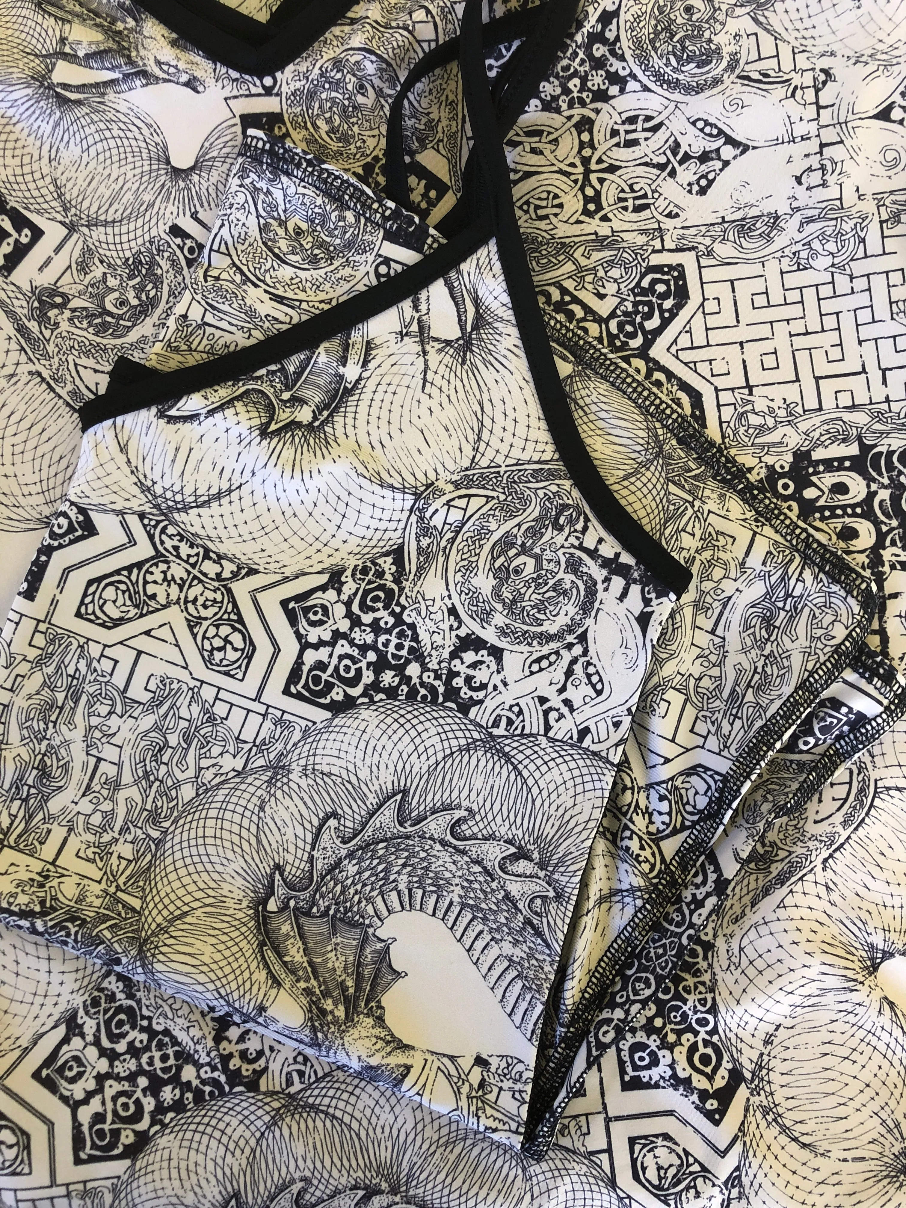 V NECK SPAGHETTI STRAP TOP MING DRAGON (blue dragon)